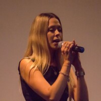 female kid singing